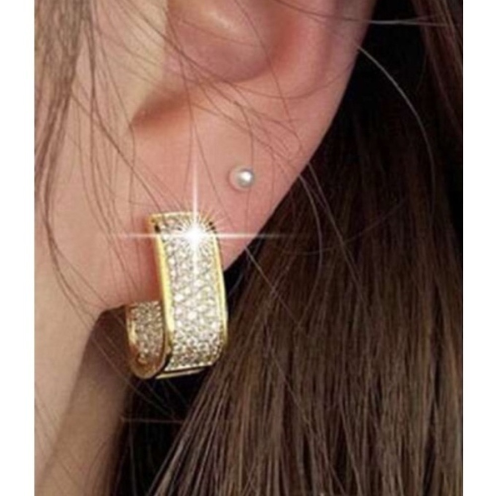 18k Gold Plated U Huggie hoop earrings
zirconia stainless steel womens jewelry
